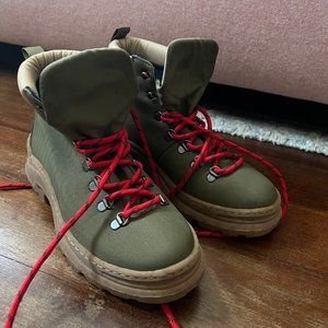 Never worn Thesus (Alice & Whittles) The Weekend Hiking Boot